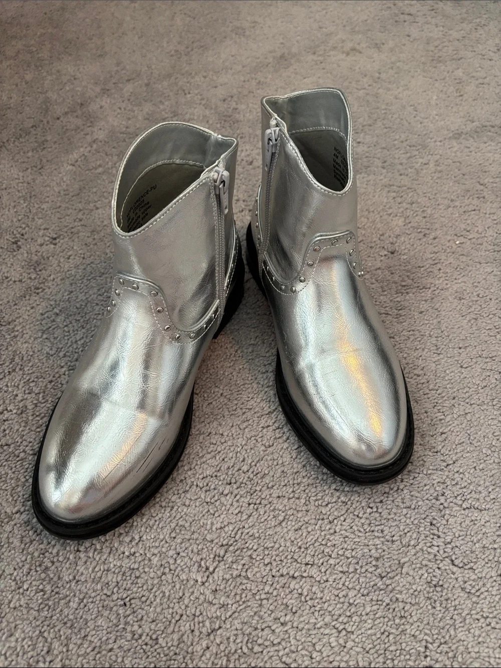 Girls’ size 4 Silver Ankle Boots - Metallic Zip Side Chelsea